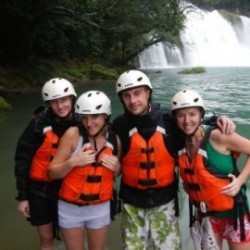 Salto en las Cascadas de la Huasteca