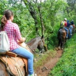 Cabalgata en Malinalco